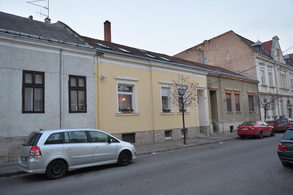 Sopron Eszter Apartman Bilik gambar