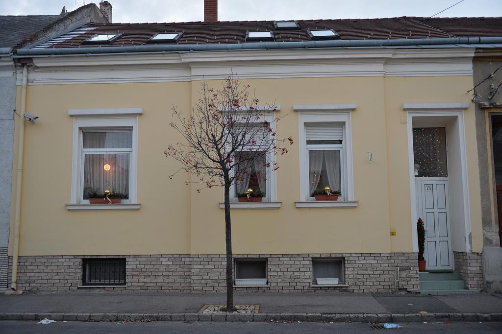 Sopron Eszter Apartman Bilik gambar