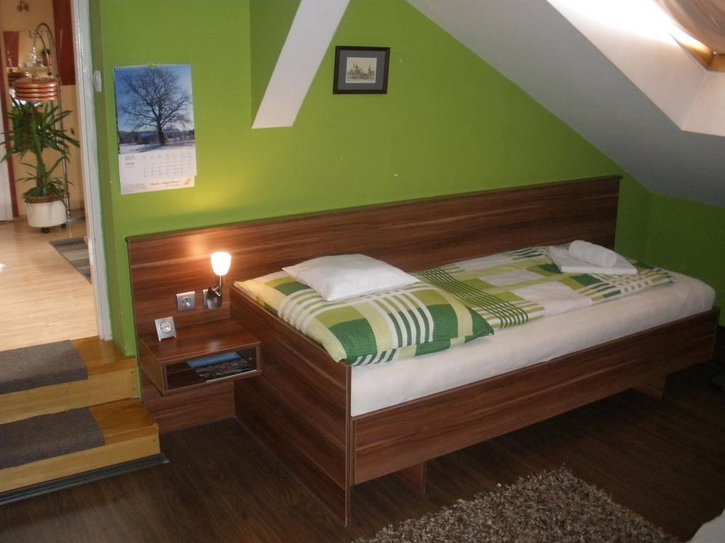 Sopron Eszter Apartman Luaran gambar